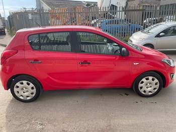 Used Hyundai i20 2014 for sale - 76146364: Photo