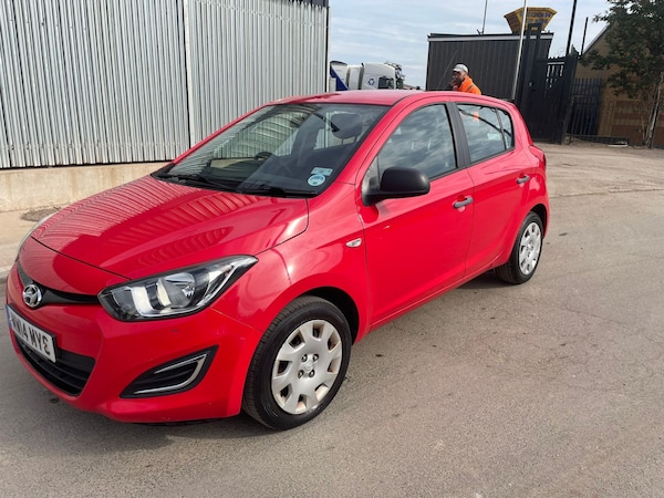Used Hyundai i20 2014 for sale - 76146364: Photo 6