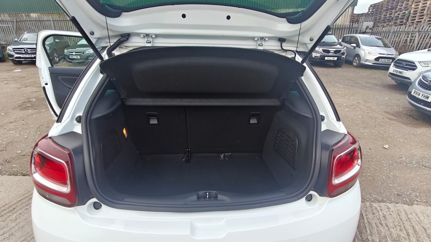 Used DS Automobiles DS 3 2015 for sale - 77733357: Photo 11