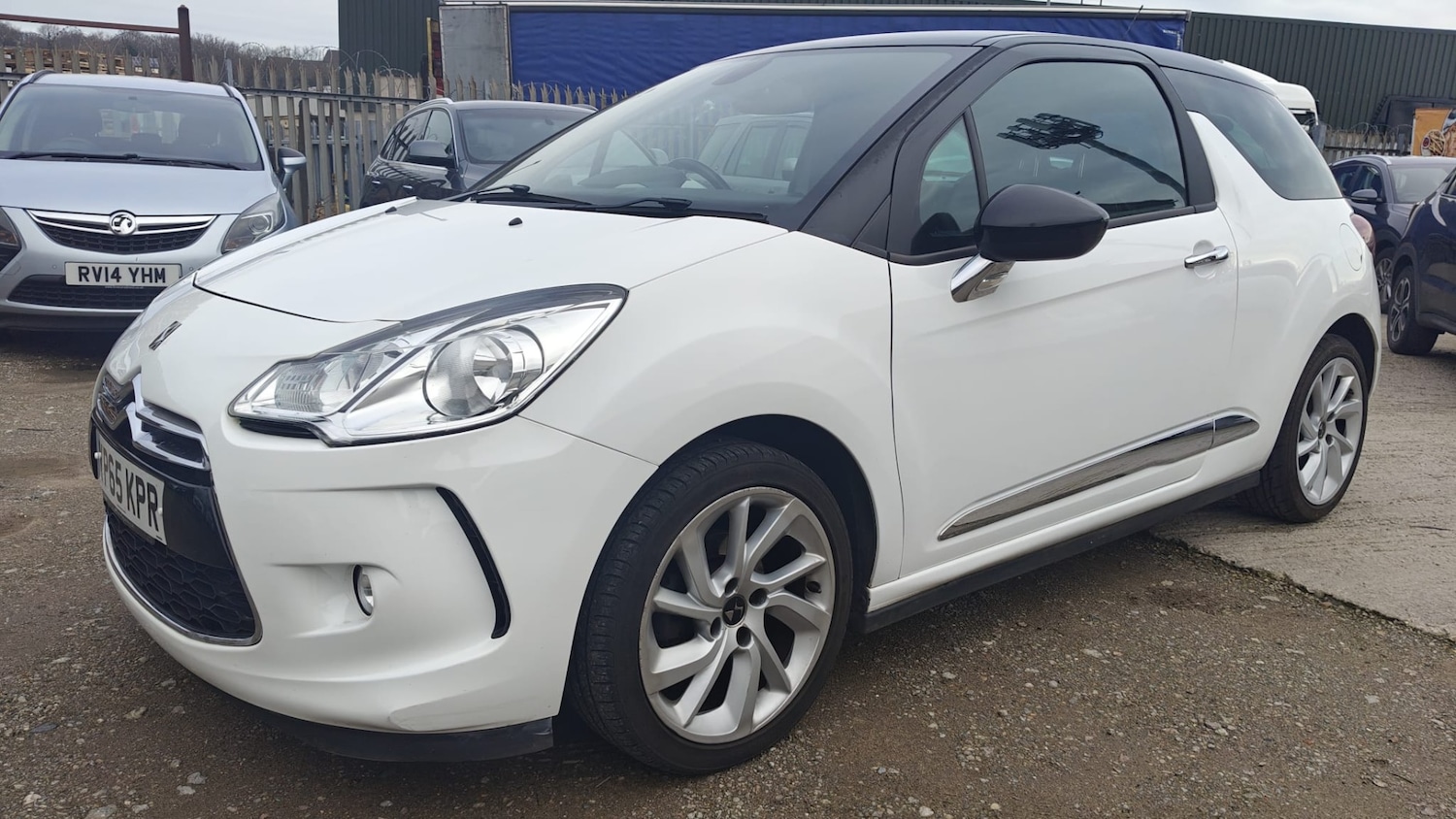 Used DS Automobiles DS 3 2015 for sale - 77733357: Photo 2