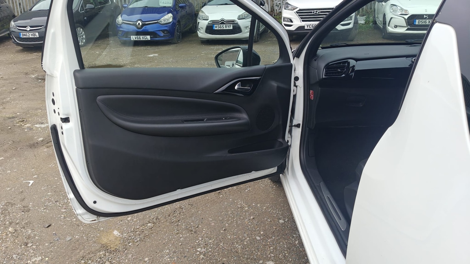 Used DS Automobiles DS 3 2015 for sale - 77733357: Photo 21