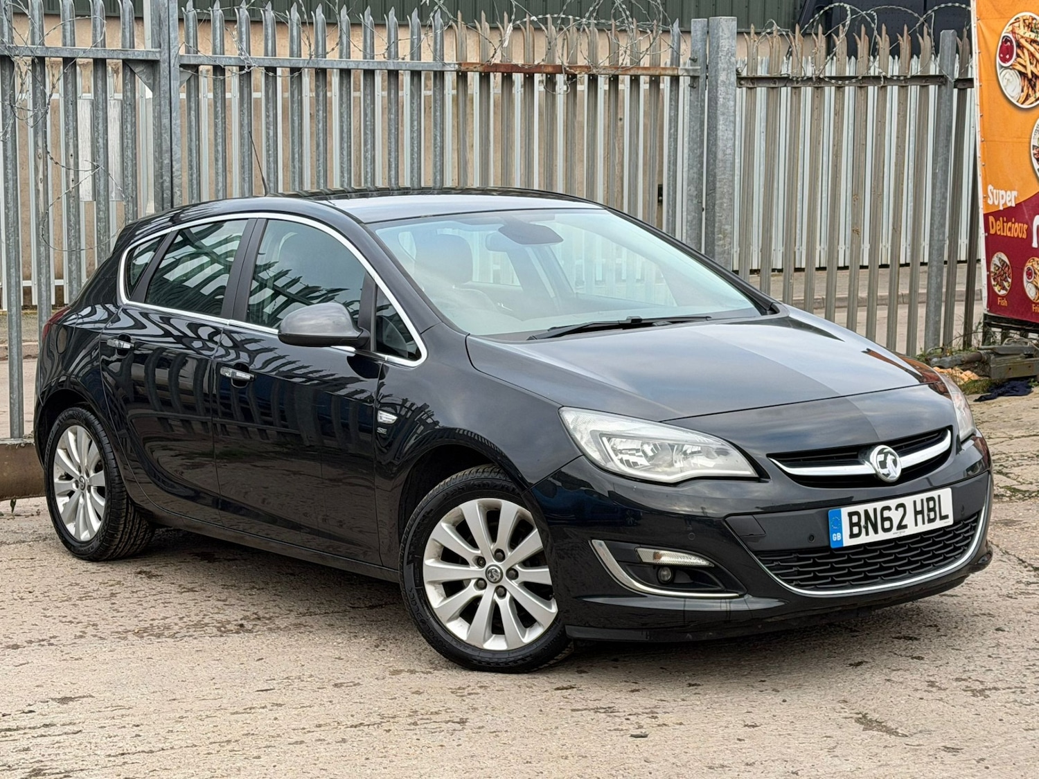 Used Vauxhall Astra 2013 for sale - 77381221: Photo 17