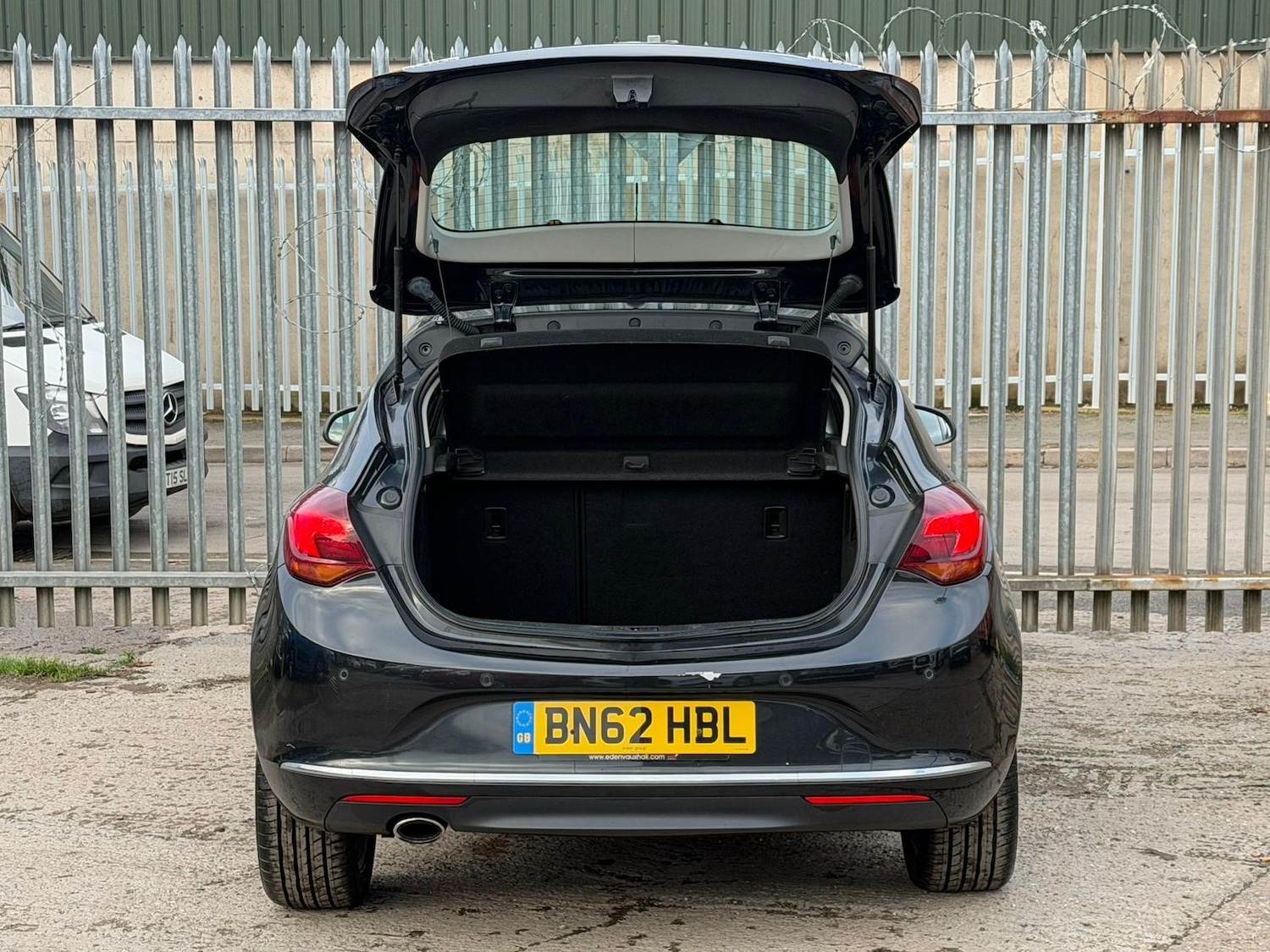 Used Vauxhall Astra 2013 for sale - 77381221: Photo 7