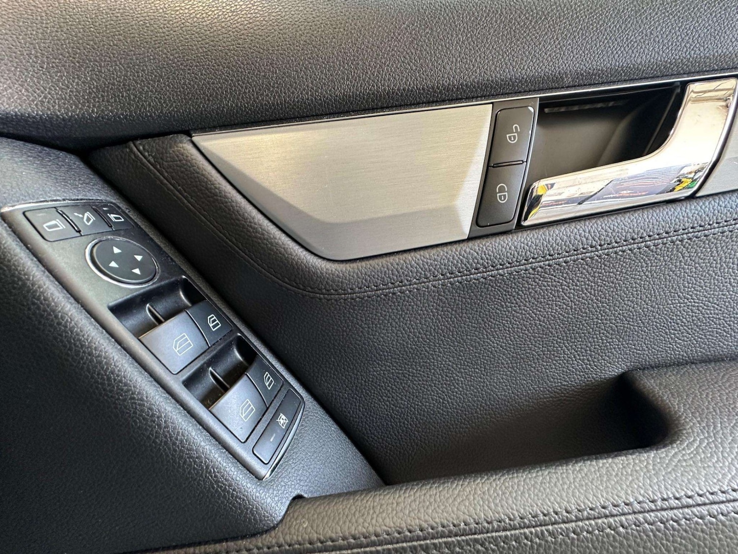 Used Mercedes-Benz C Class 2010 for sale - 76382806: Photo 20