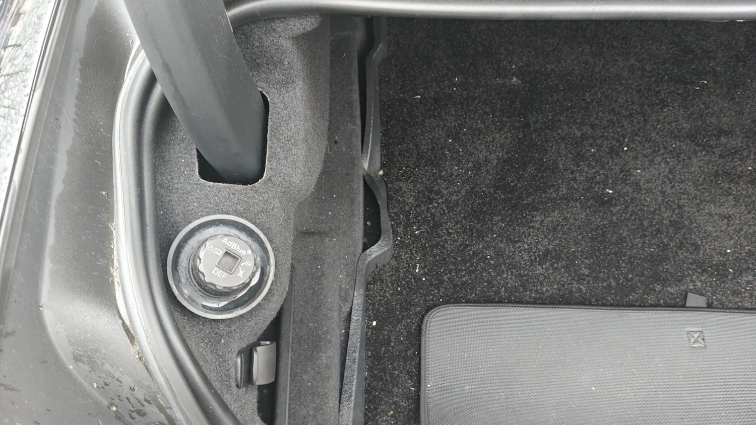 Used Jaguar XE 2018 for sale - 77700920: Photo 11