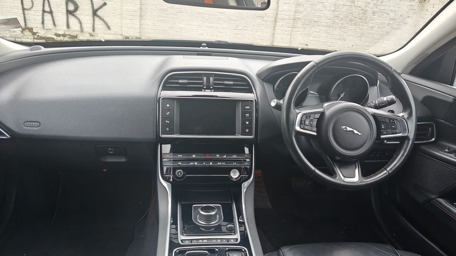 Used Jaguar XE 2018 for sale - 77700920: Photo 14