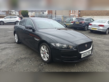 Used Jaguar XE 2018 for sale - 77700920: Photo