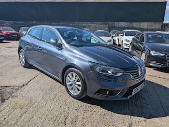 Used Renault Megane 2017 for sale - 78108296: Photo
