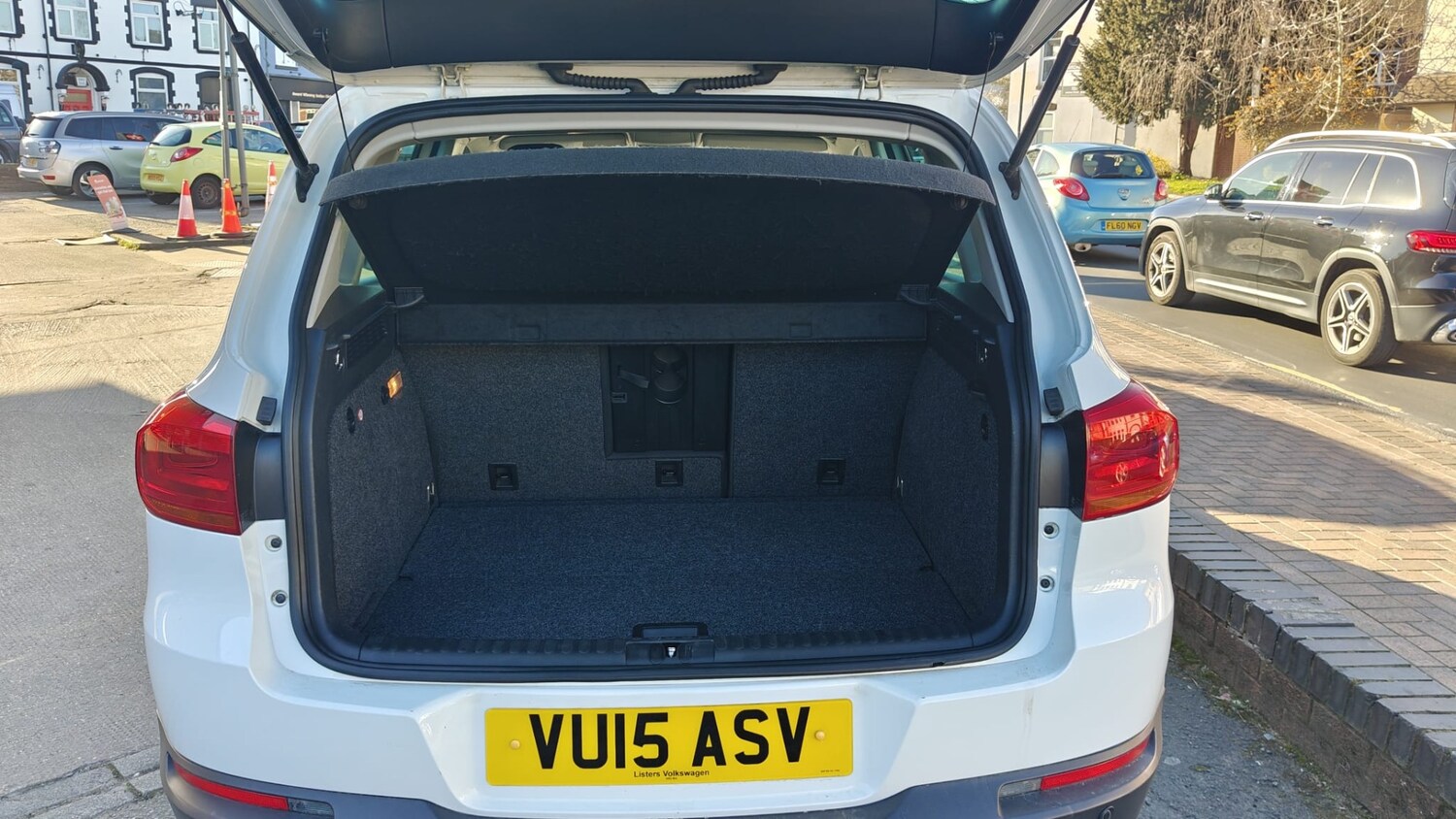 Used Volkswagen Tiguan 2015 for sale - 77935408: Photo 9