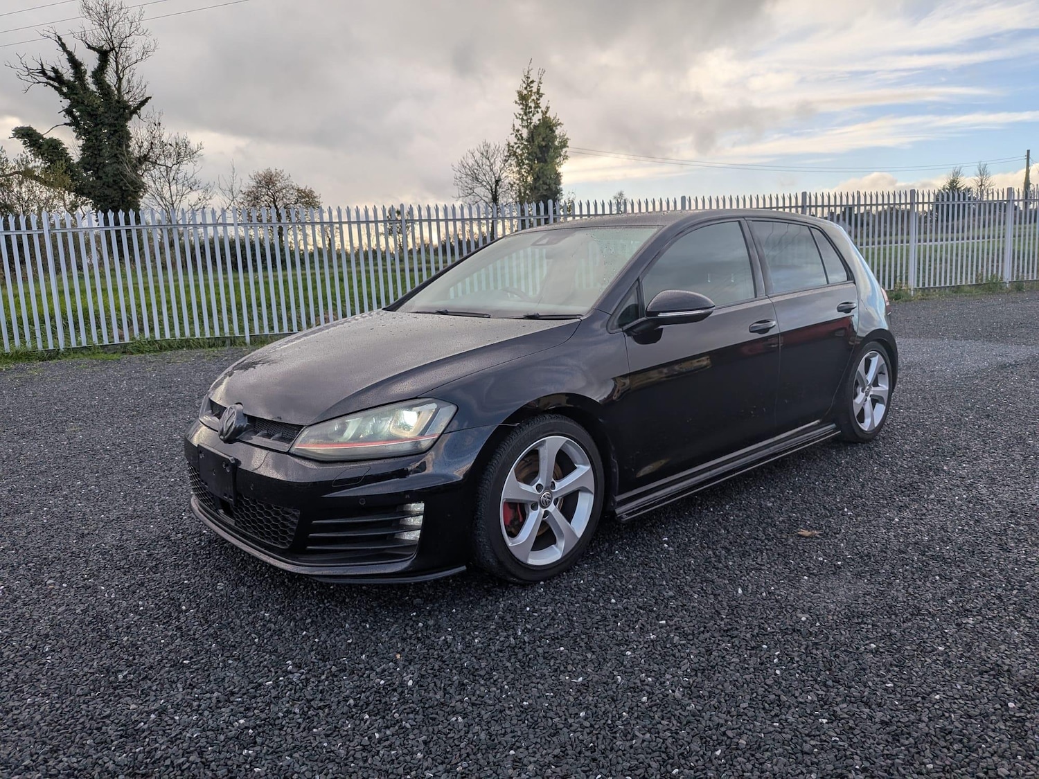 Used Volkswagen Golf 2015 for sale - 76953891: Photo 3