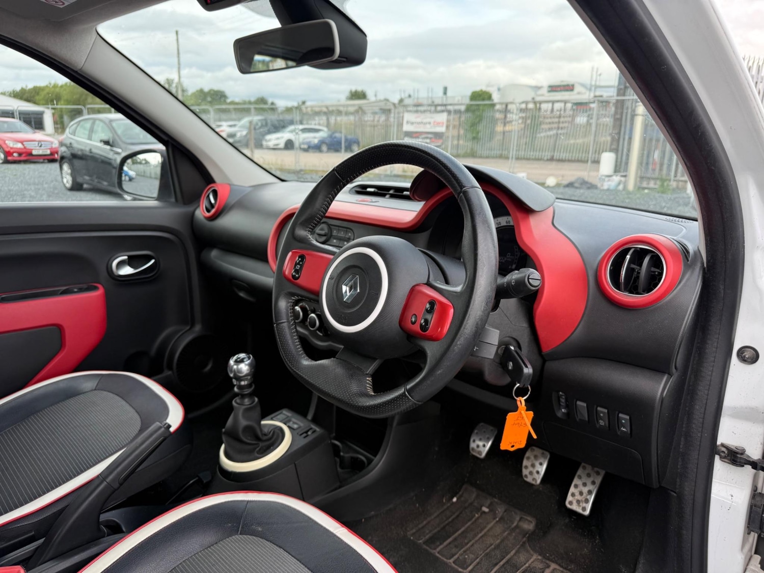 Used Renault Twingo 2014 for sale - 76953835: Photo 6