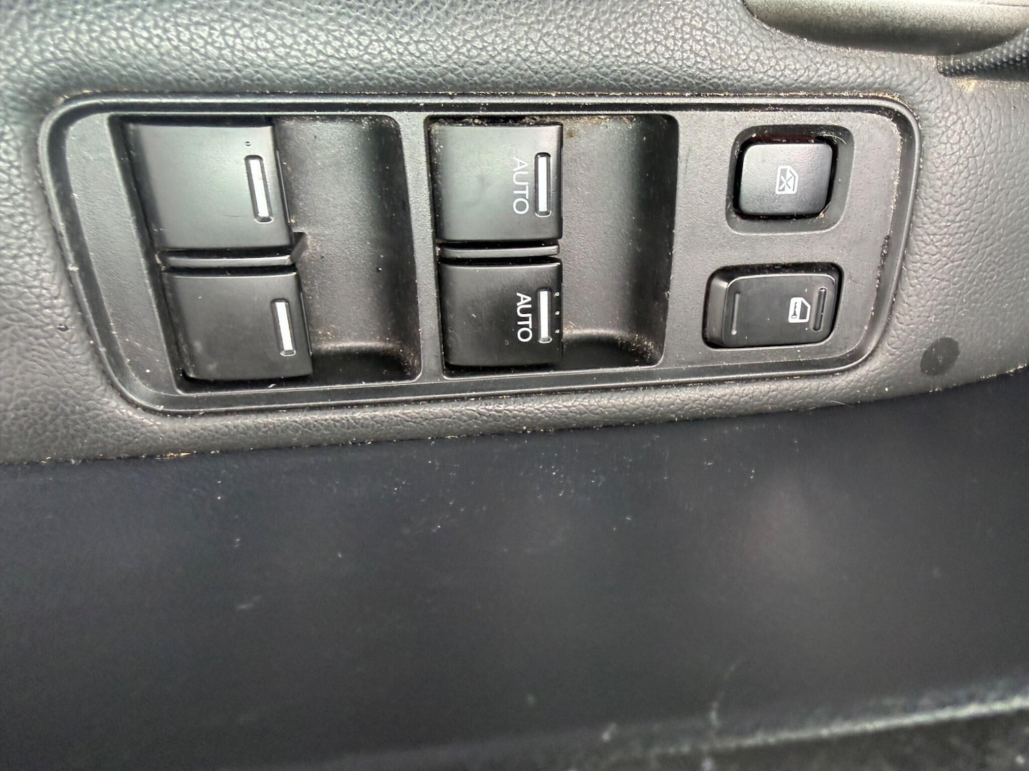 Used Honda CR-V 2010 for sale - 77666016: Photo 18