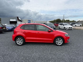 Used Volkswagen Polo 2015 for sale - 76953860: Photo