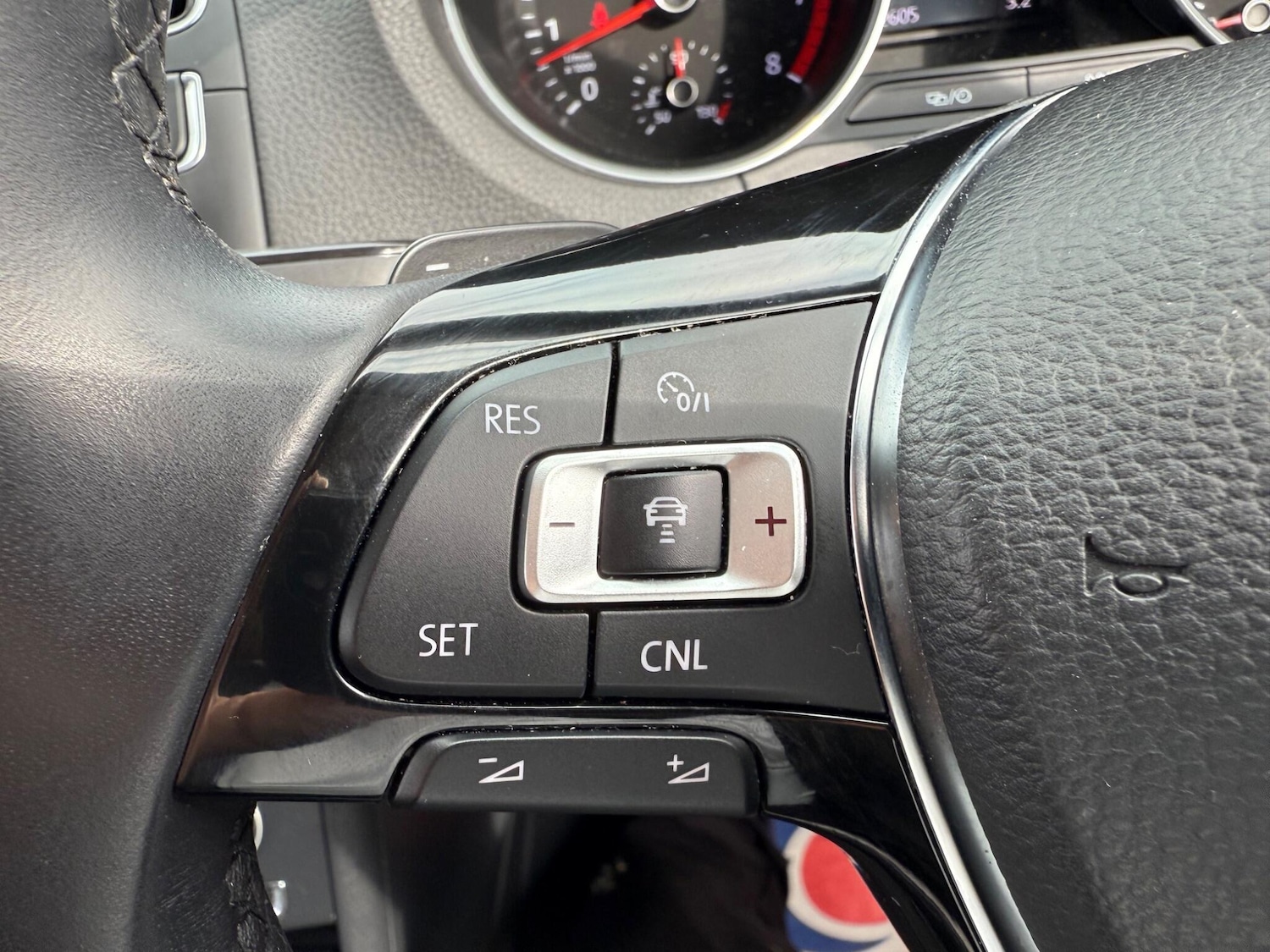 Used Volkswagen Polo 2015 for sale - 76953860: Photo 9