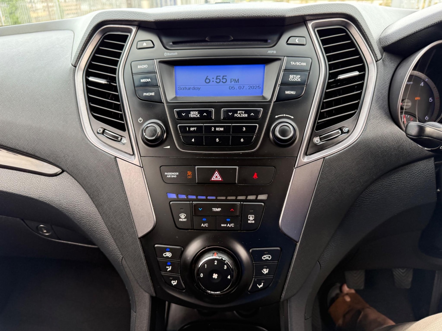 Used Hyundai Santa Fe 2013 for sale - 76953840: Photo 15