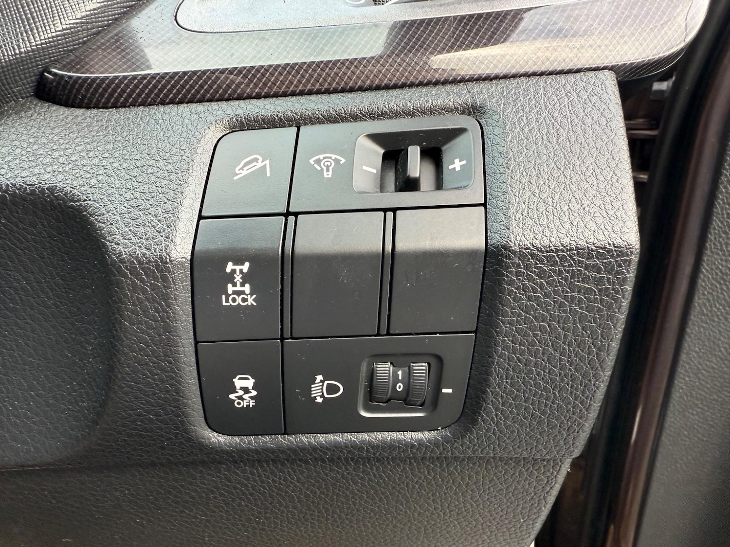 Used Hyundai Santa Fe 2013 for sale - 76953840: Photo 17