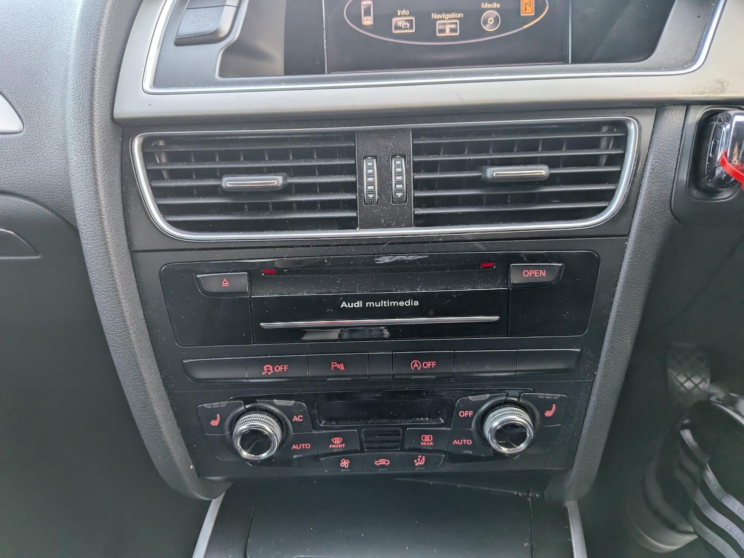 Used Audi A4 2013 for sale - 76953869: Photo 16