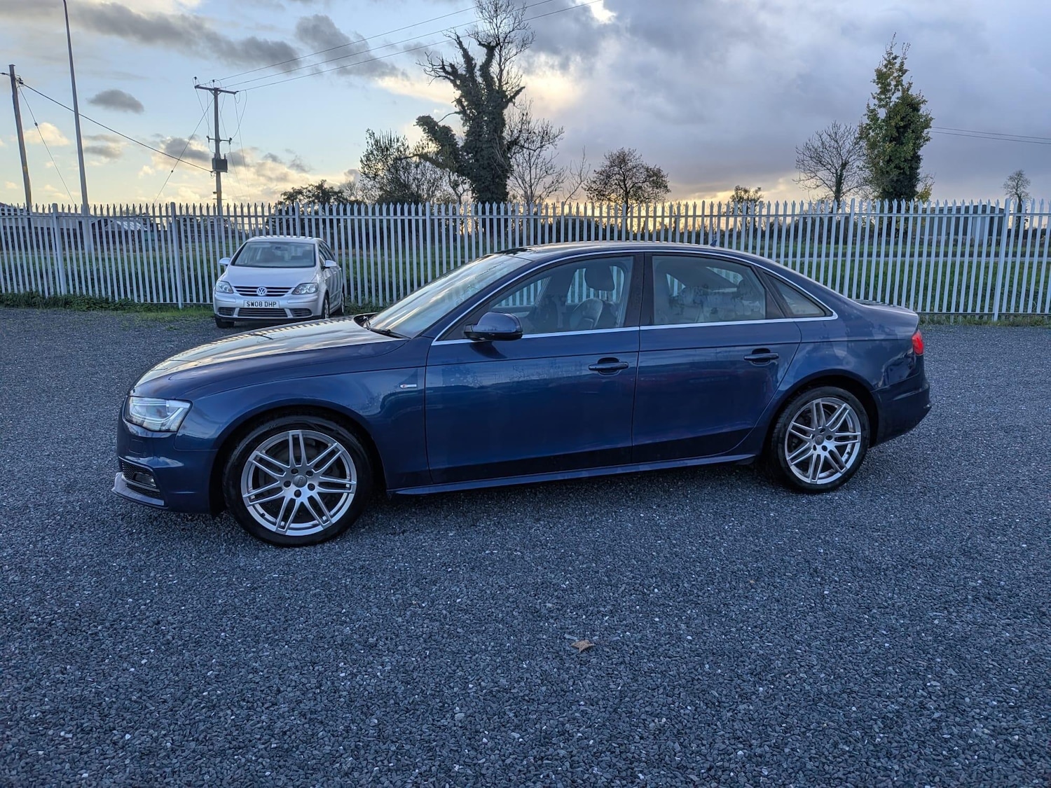 Used Audi A4 2013 for sale - 76953869: Photo 4