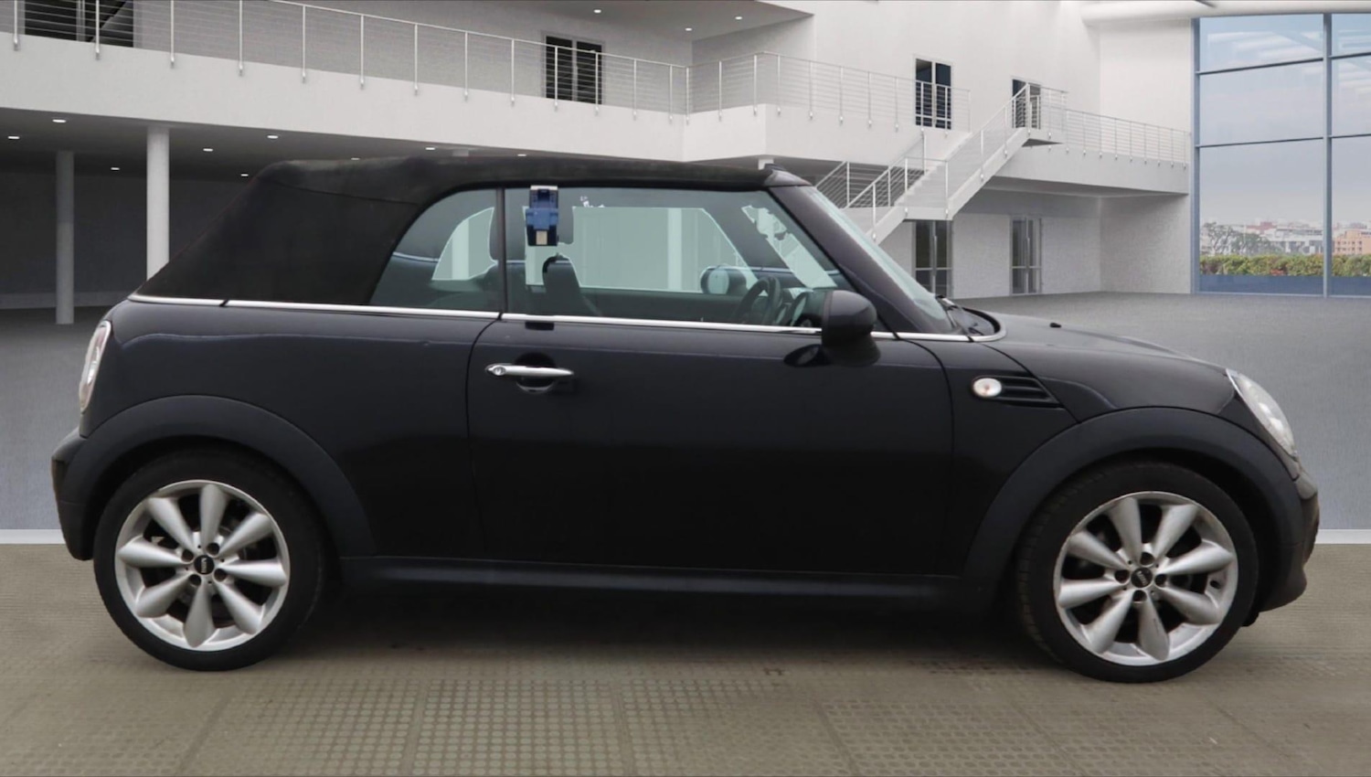 Used MINI Convertible 2013 for sale - 77013975: Photo 6