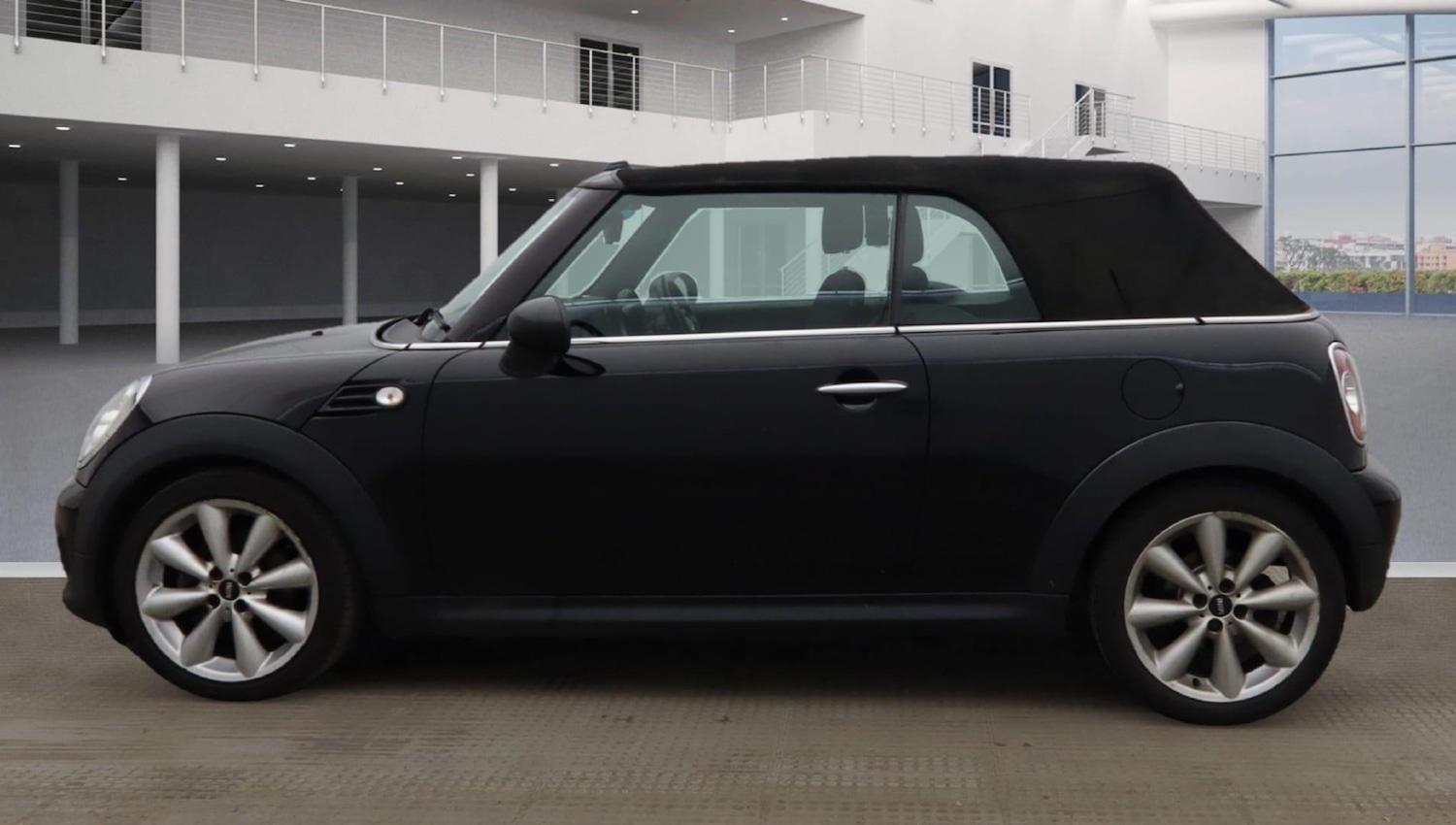Used MINI Convertible 2013 for sale - 77013975: Photo 7