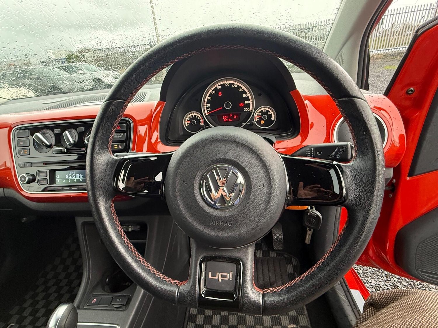 Used Volkswagen up! 2015 for sale - 77679775: Photo 16