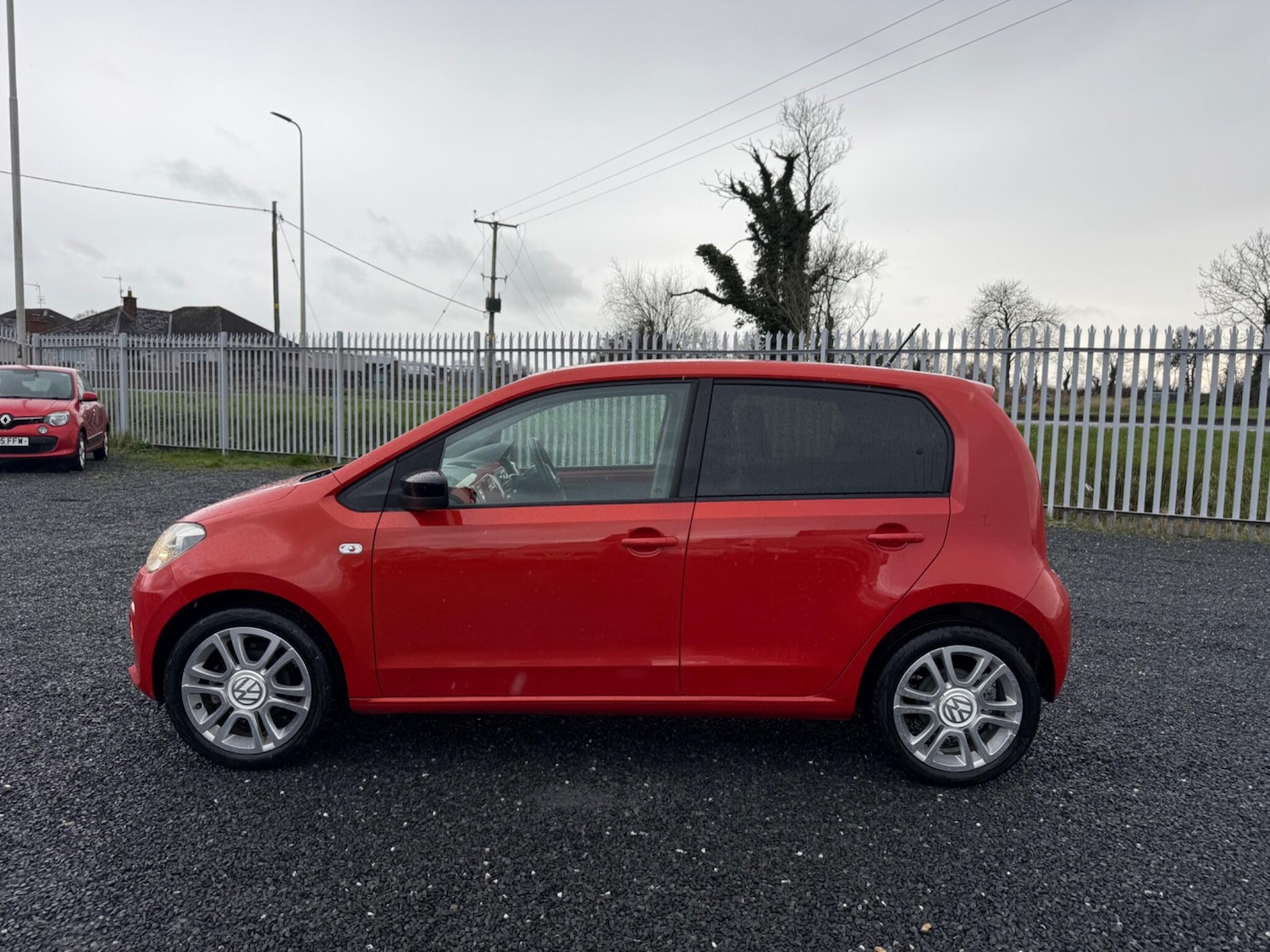 Used Volkswagen up! 2015 for sale - 77679775: Photo 4