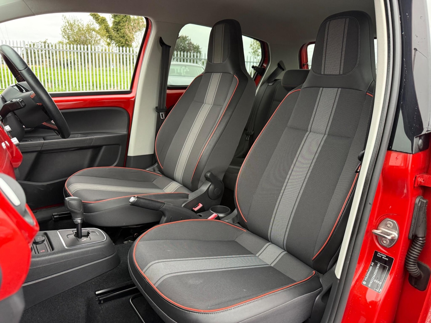 Used Volkswagen up! 2025 for sale - 76953855: Photo 12