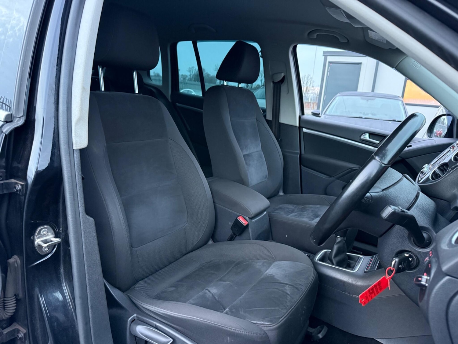 Used Volkswagen Tiguan 2015 for sale - 76953879: Photo 10