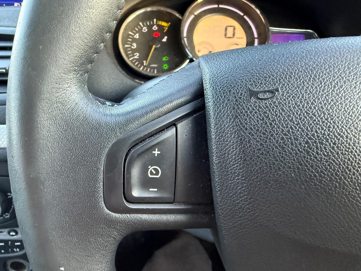 Used Renault Megane 2010 for sale - 76953897: Photo 14