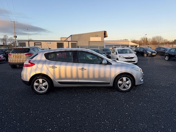 Used Renault Megane 2010 for sale - 76953897: Photo