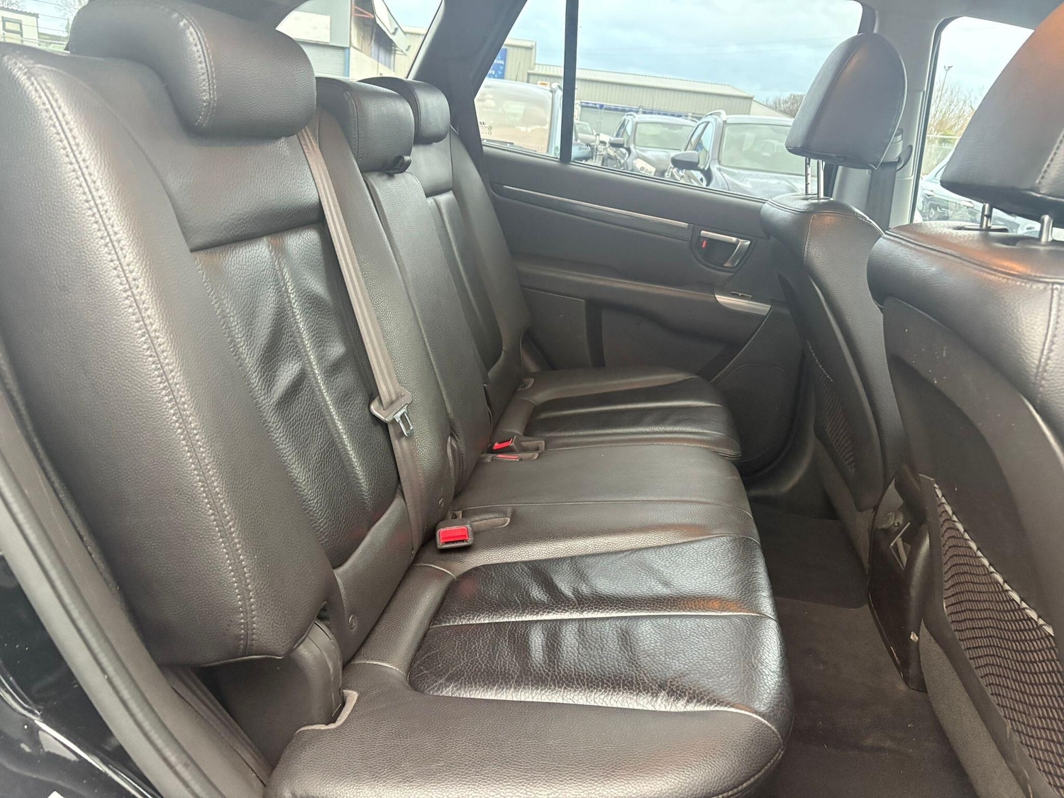 Used Hyundai Santa Fe 2011 for sale - 77281179: Photo 16