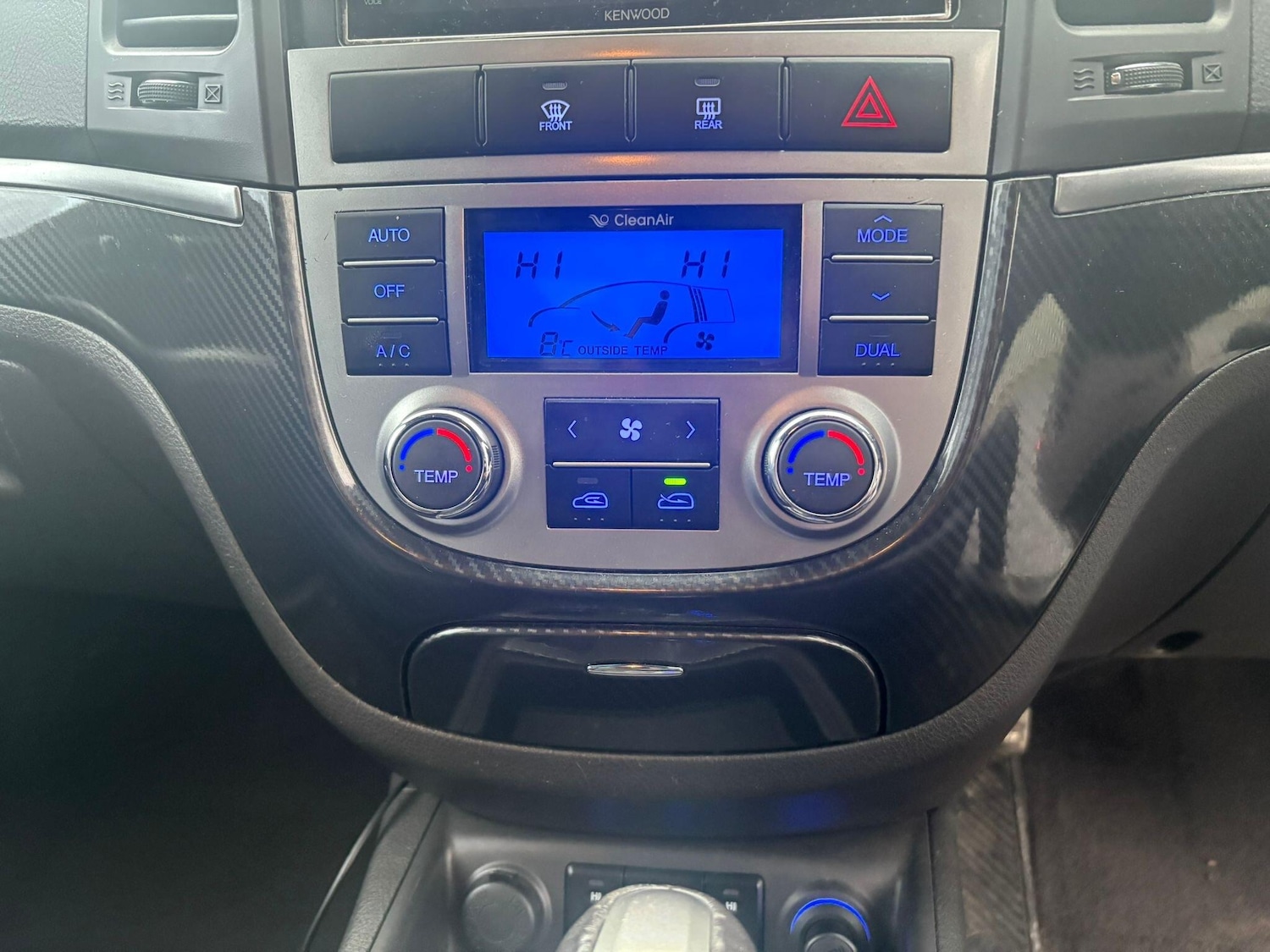 Used Hyundai Santa Fe 2011 for sale - 77281179: Photo 17