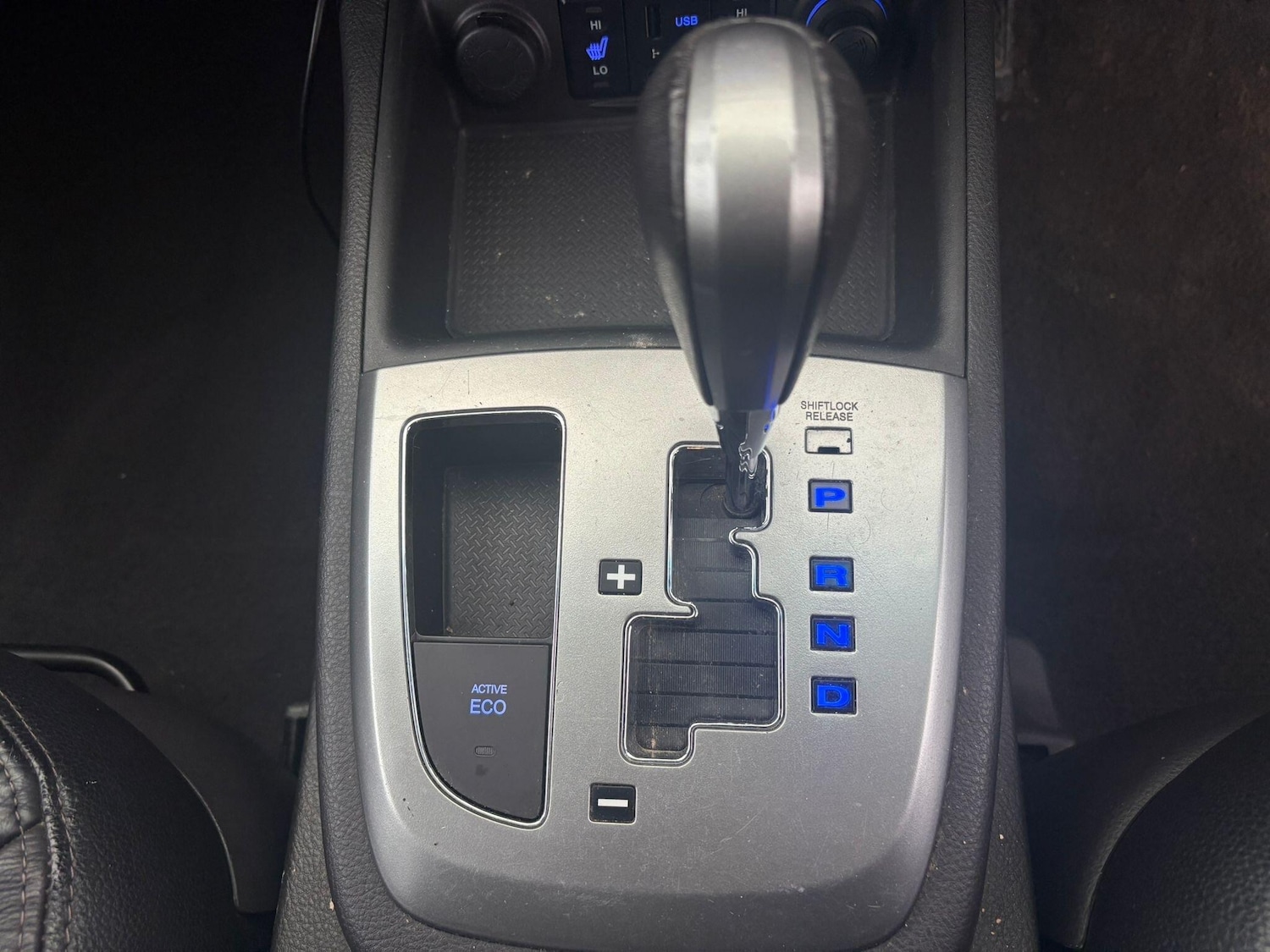 Used Hyundai Santa Fe 2011 for sale - 77281179: Photo 18