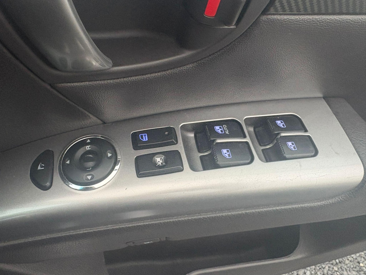 Used Hyundai Santa Fe 2011 for sale - 77281179: Photo 19