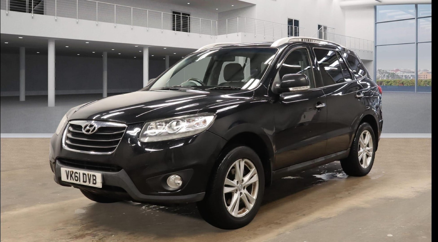 Used Hyundai Santa Fe 2011 for sale - 77281179: Photo 2