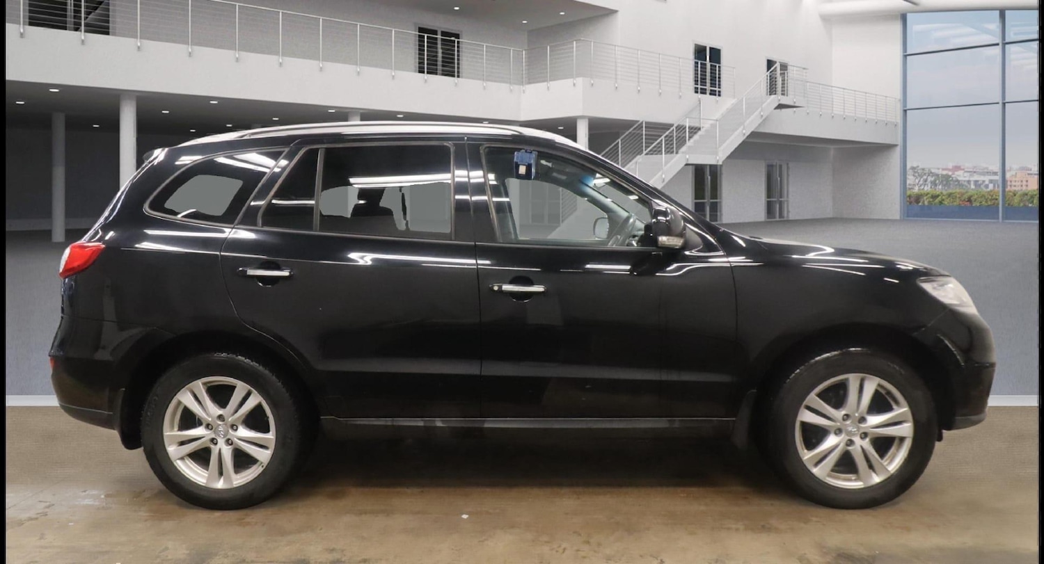 Used Hyundai Santa Fe 2011 for sale - 77281179: Photo 3