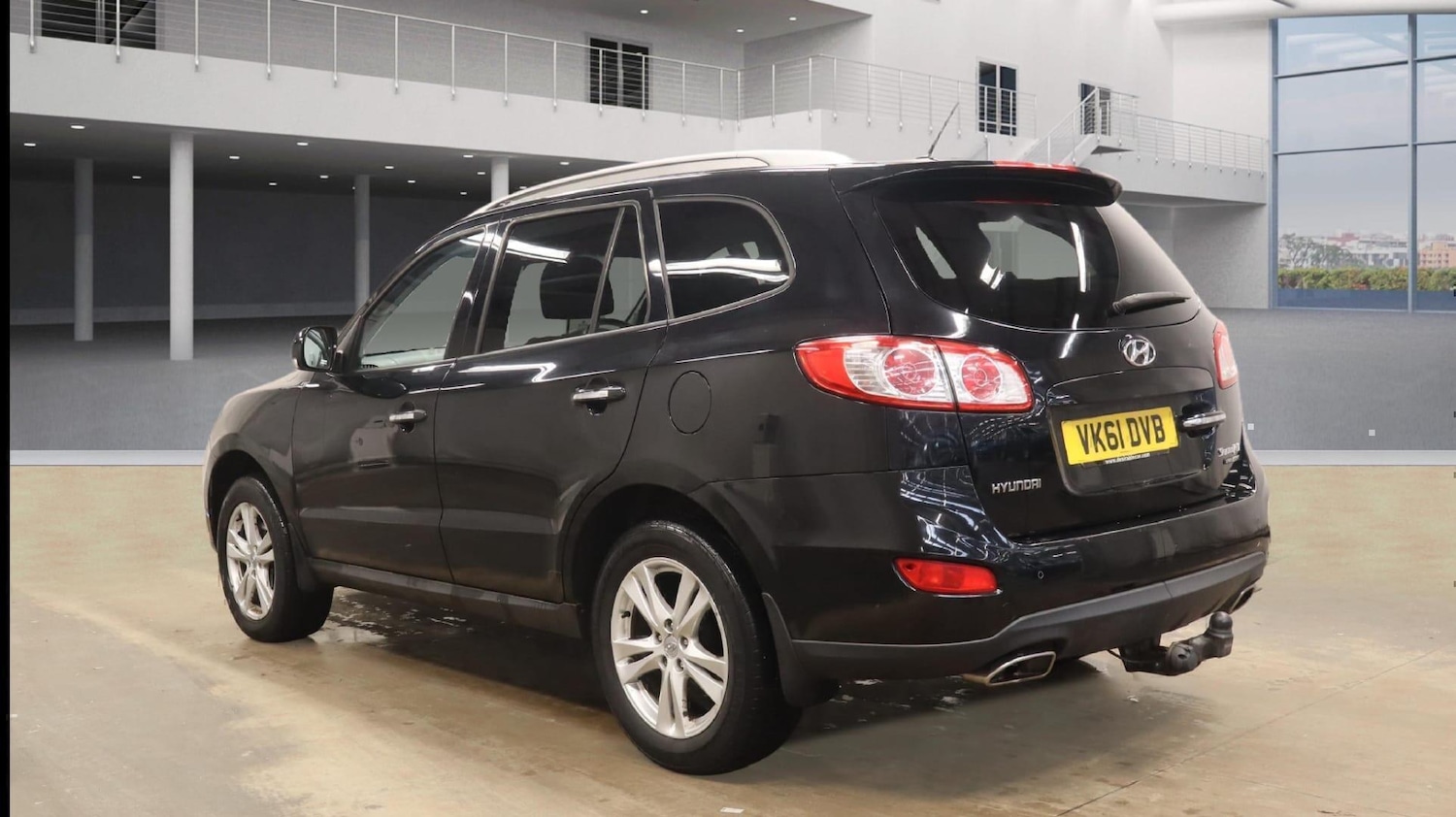 Used Hyundai Santa Fe 2011 for sale - 77281179: Photo 5