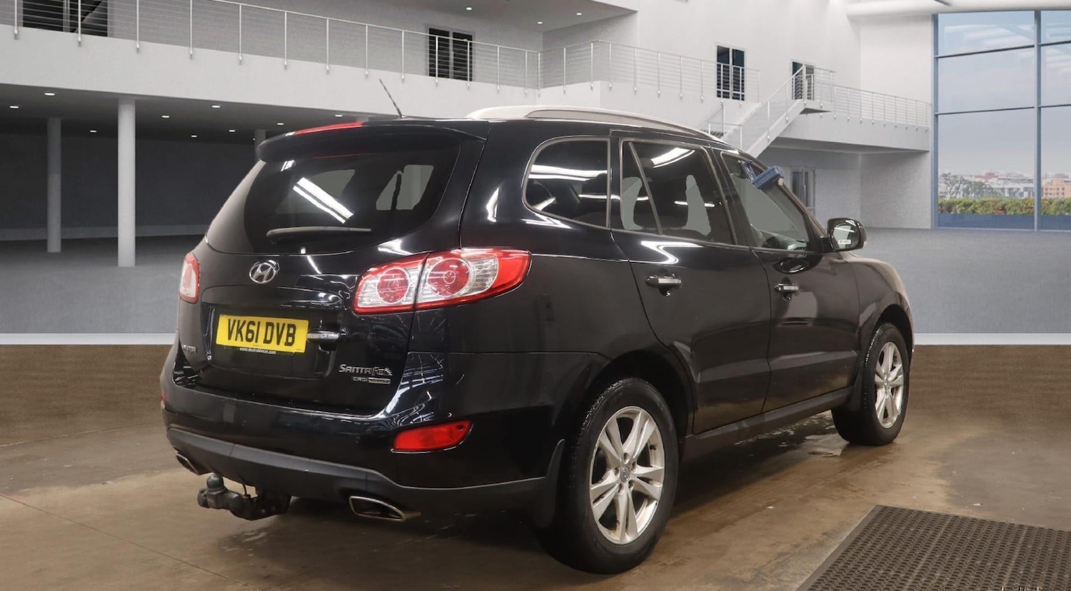 Used Hyundai Santa Fe 2011 for sale - 77281179: Photo 6