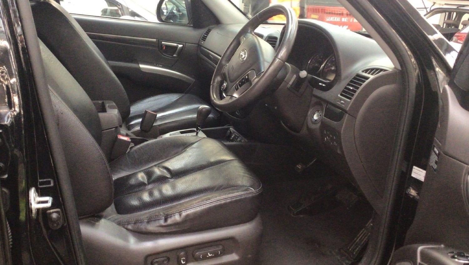 Used Hyundai Santa Fe 2011 for sale - 77281179: Photo 8