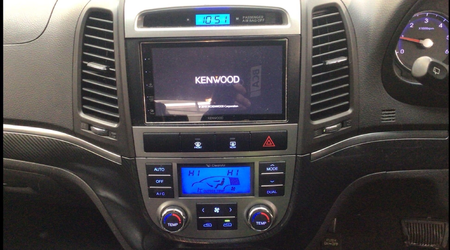 Used Hyundai Santa Fe 2011 for sale - 77281179: Photo 9