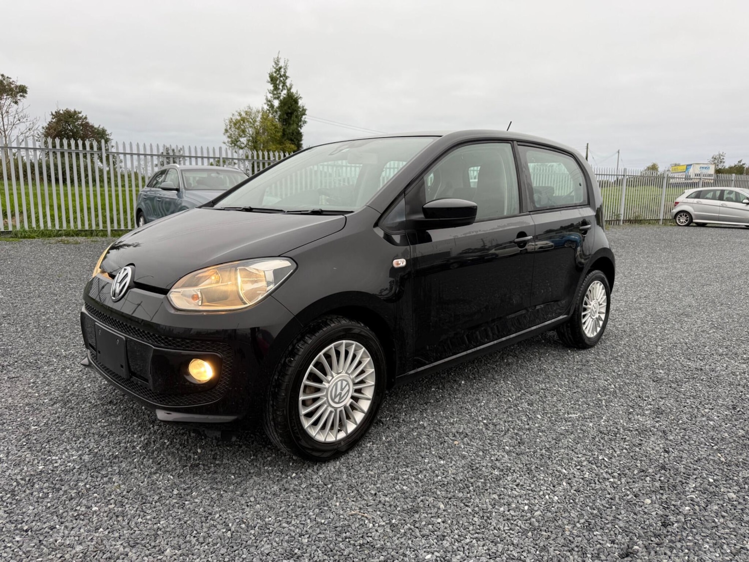 Used Volkswagen up! 2025 for sale - 76953874: Photo 3