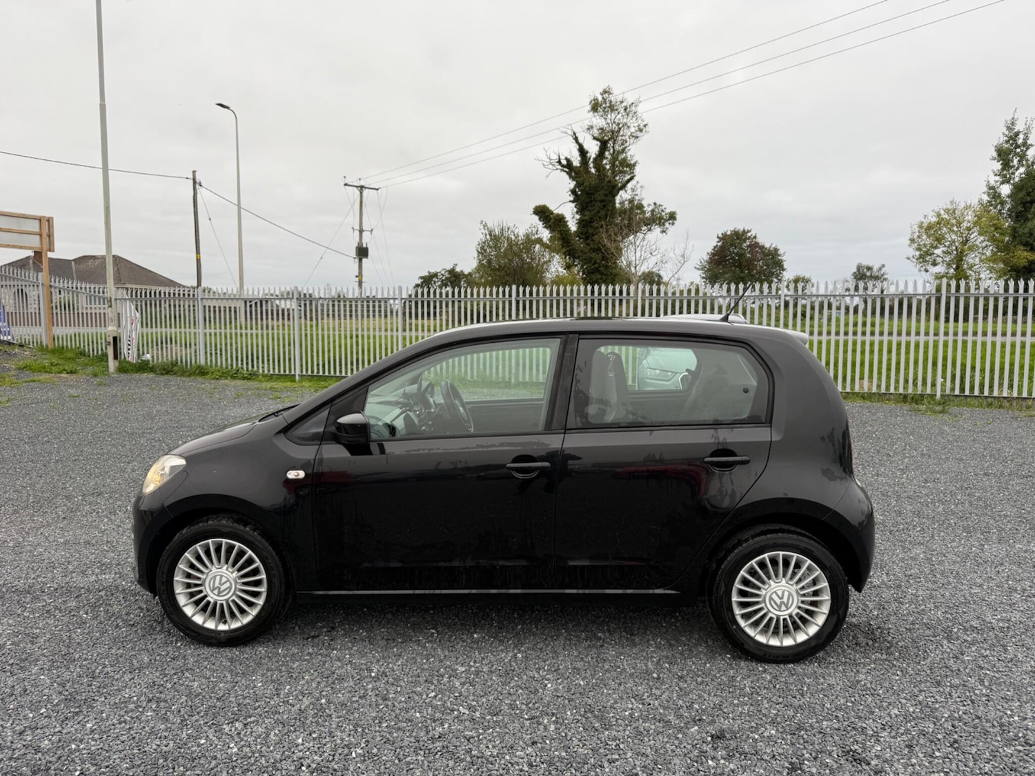 Used Volkswagen up! 2025 for sale - 76953874: Photo 4