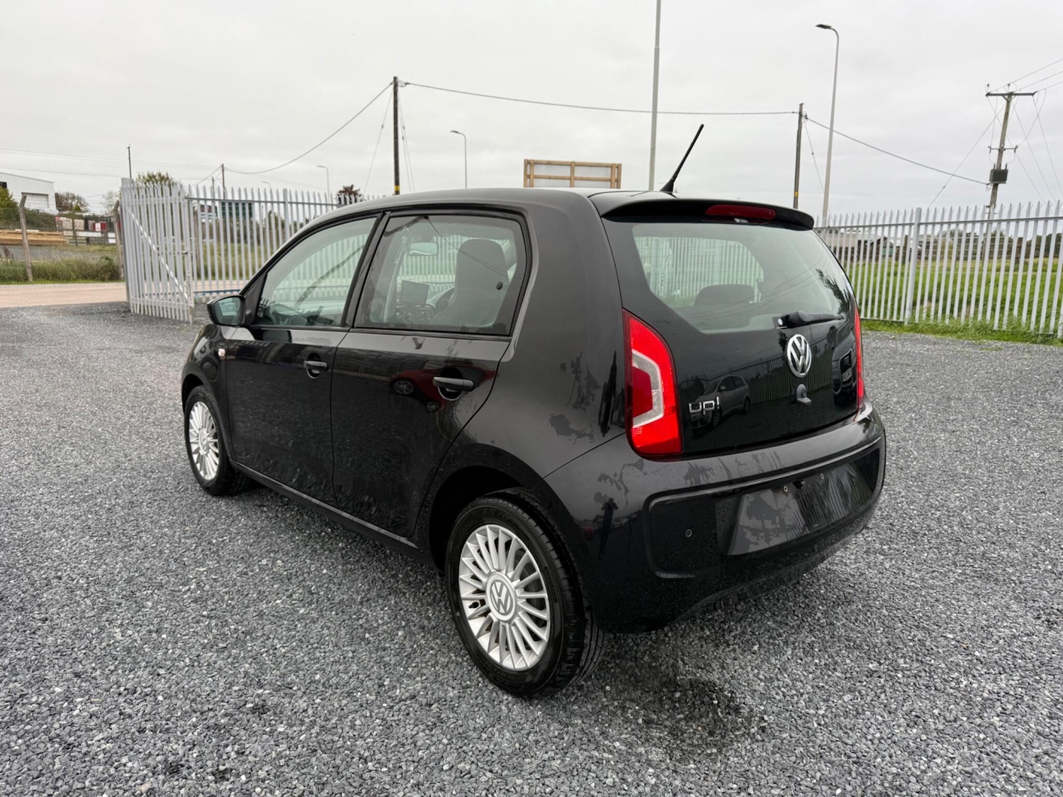 Used Volkswagen up! 2025 for sale - 76953874: Photo 5