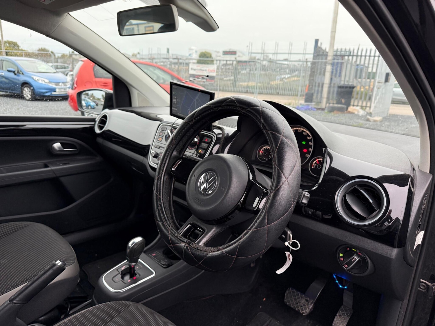 Used Volkswagen up! 2025 for sale - 76953874: Photo 9