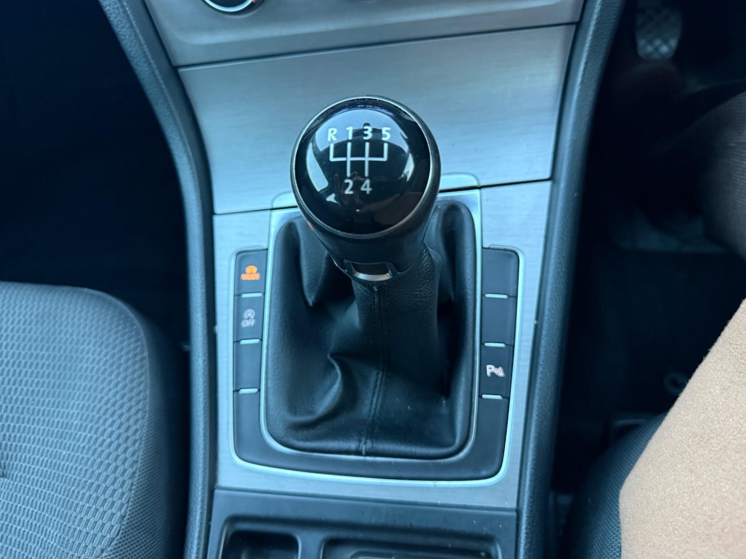 Used Volkswagen Golf 2014 for sale - 76953890: Photo 20