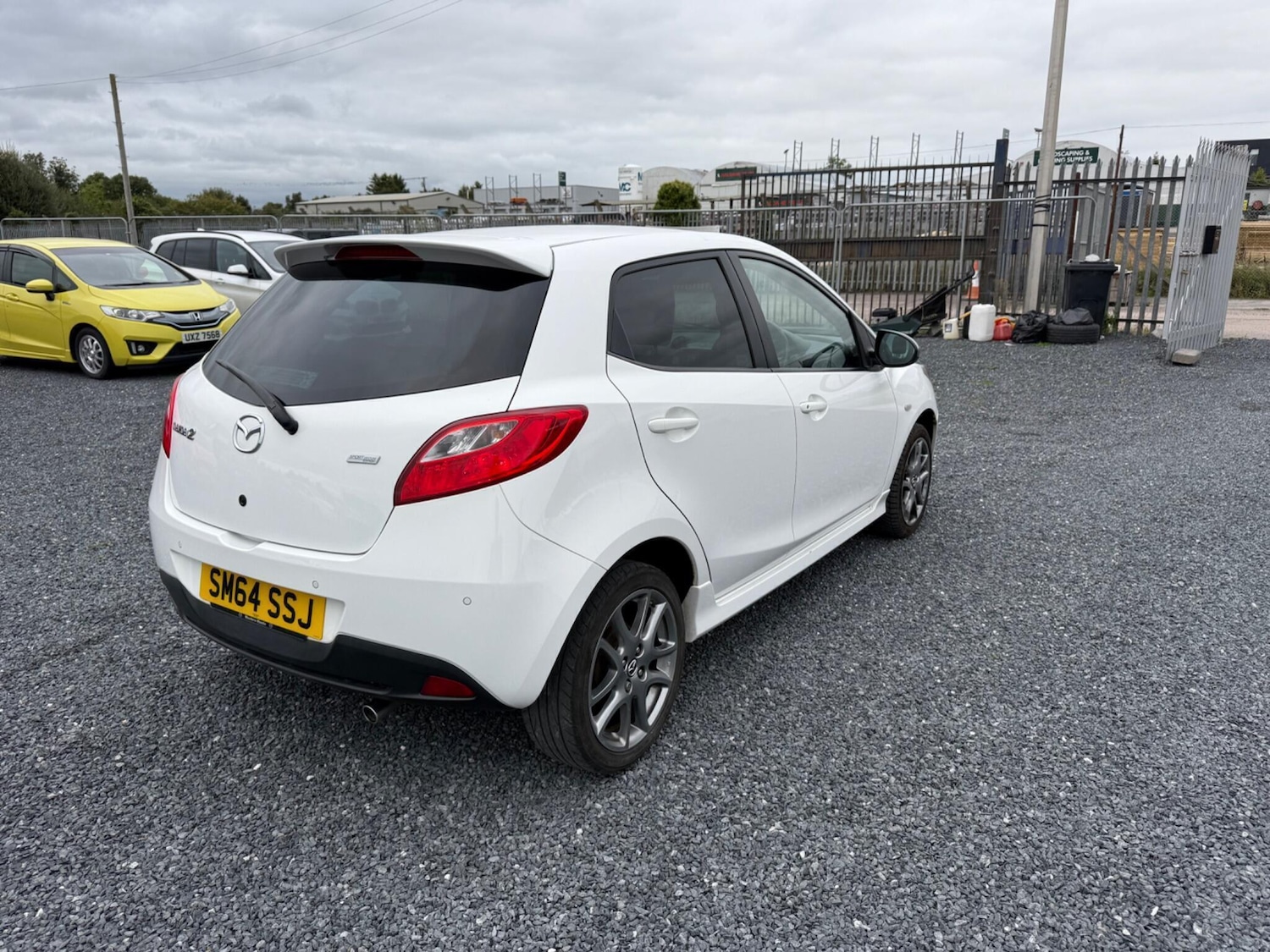 Used Mazda Mazda2 2015 for sale - 77276776: Photo 5