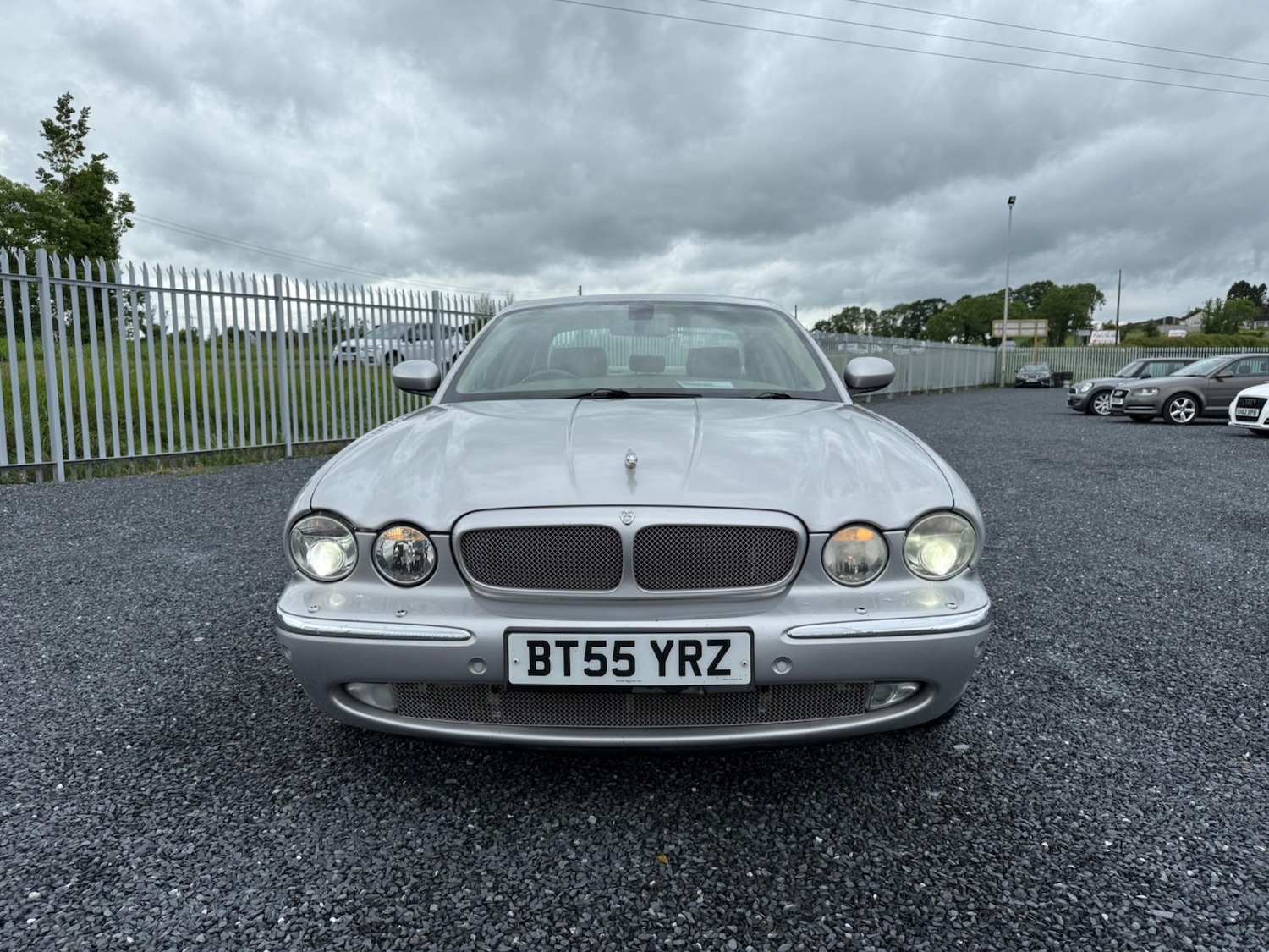Used Jaguar XJ 2005 for sale - 76953841: Photo 2