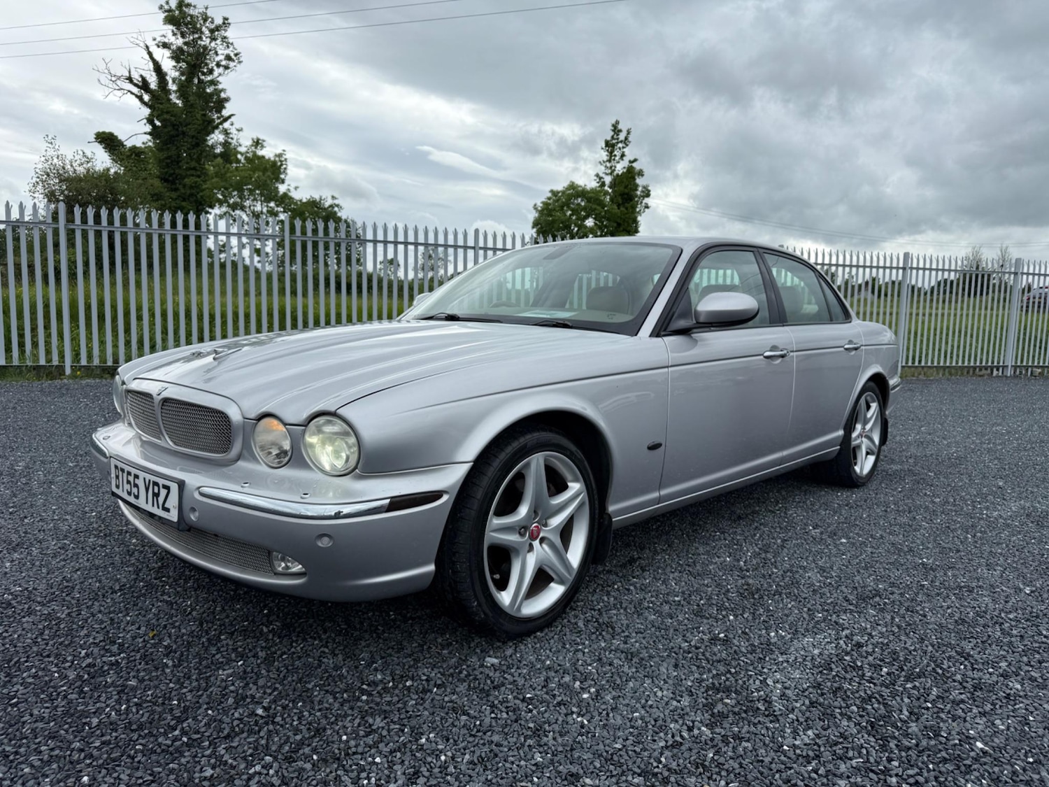 Used Jaguar XJ 2005 for sale - 76953841: Photo 3