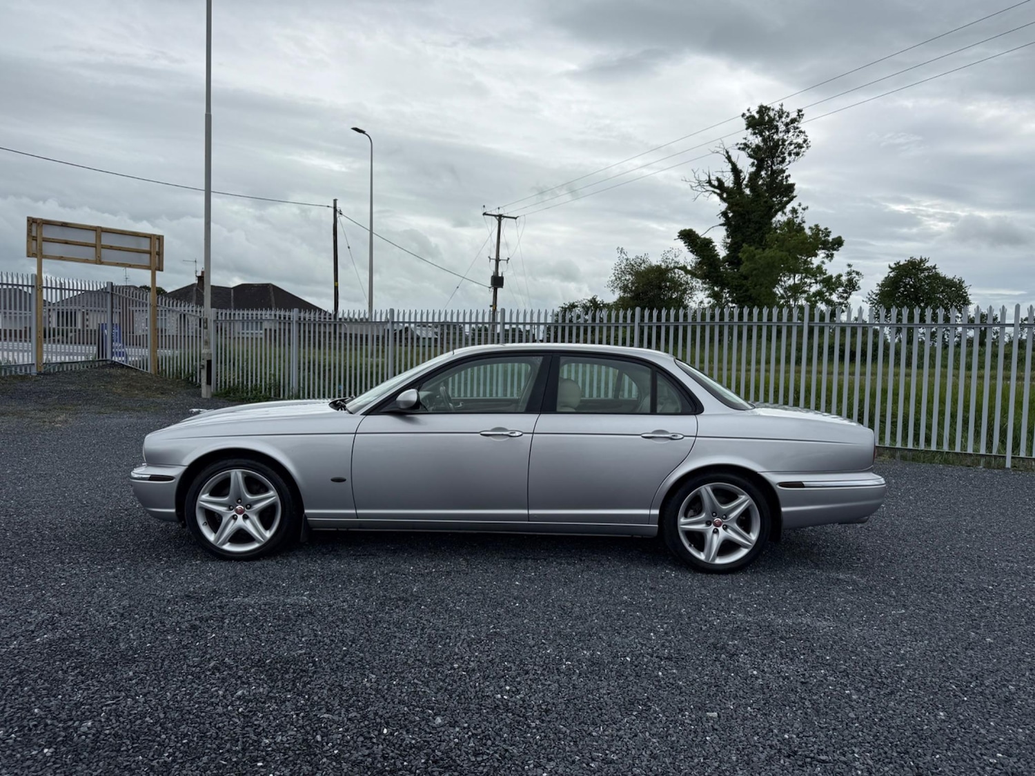 Used Jaguar XJ 2005 for sale - 76953841: Photo 4