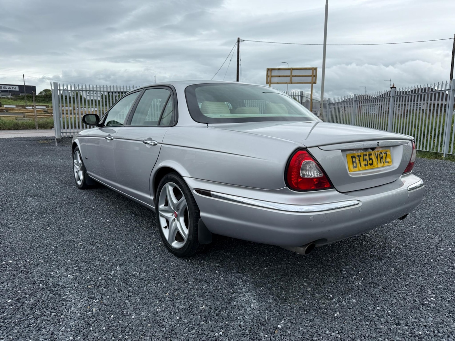 Used Jaguar XJ 2005 for sale - 76953841: Photo 5